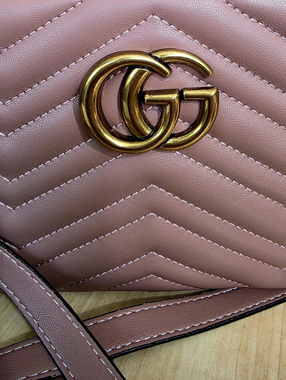 Gucci Marmont - Picture 9 of 11